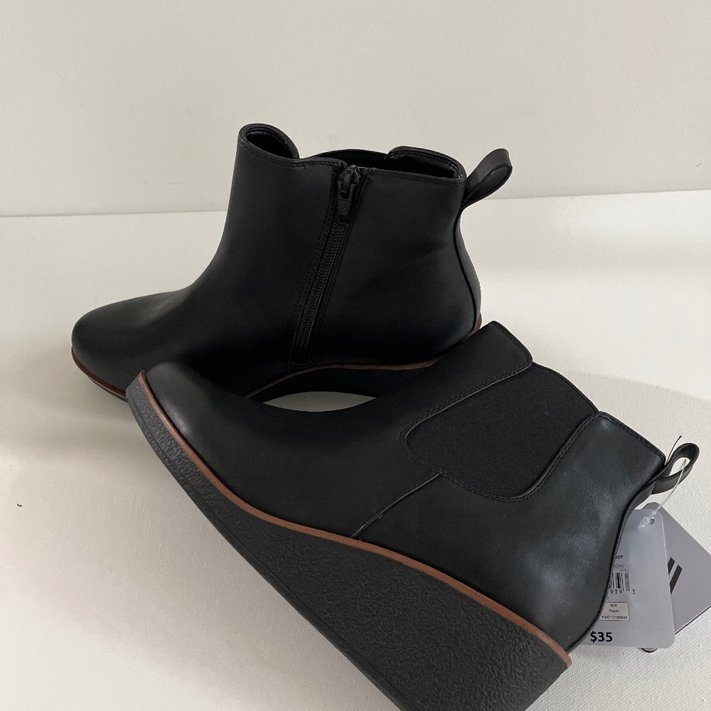 NWT Aerosoles Wedge Boots Black